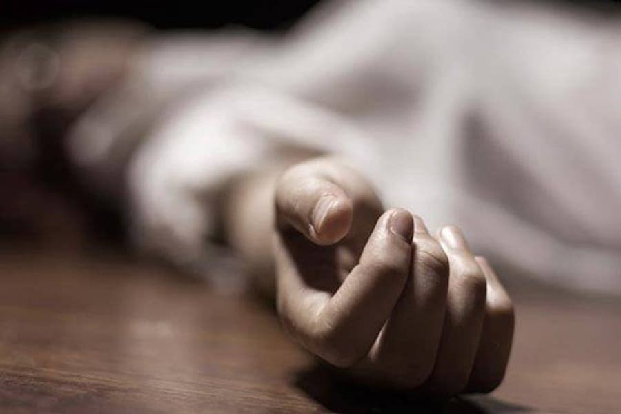 Woman ‘kills husband’ for talking on phone at night