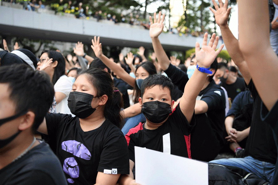 Hong Kong court rules ban on face masks unconstitutional