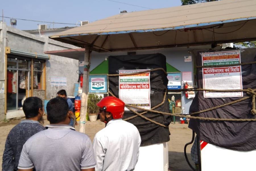 Petrol station owners continue strike for second day