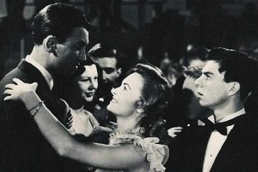TV repeats, old songs can help people with dementia