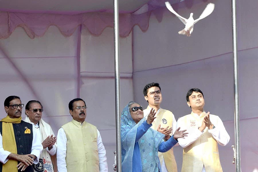 PM urges BCL leaders to dignify their organisation