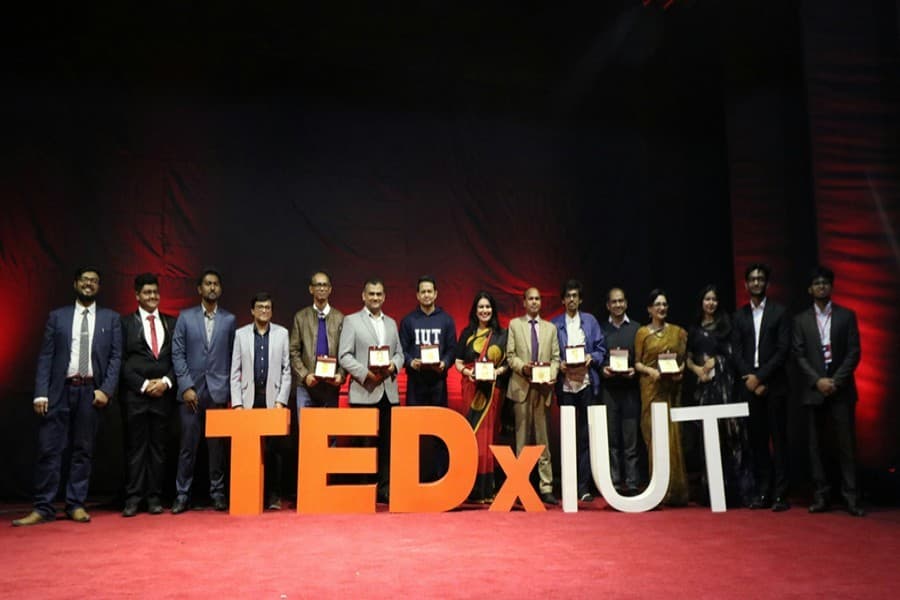 Dignitaries talk on the campus