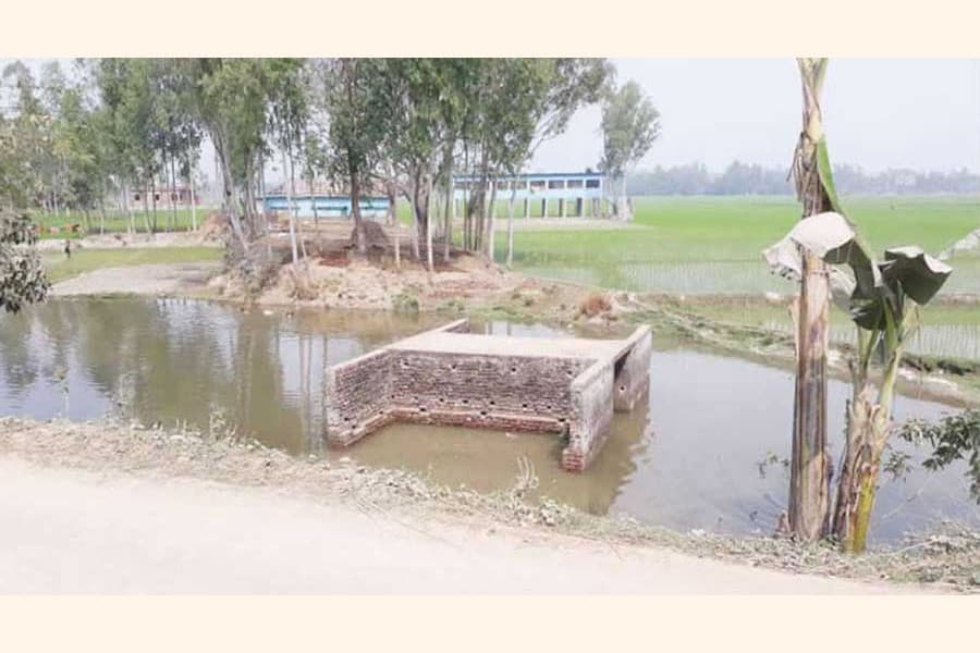 Students suffer in absence of approach roads of bridge