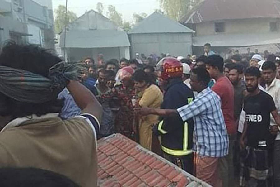 Four die in Sirajganj collage gate collapse