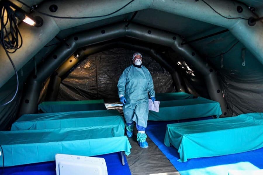 Coronavirus global death toll climbs over 10,000
