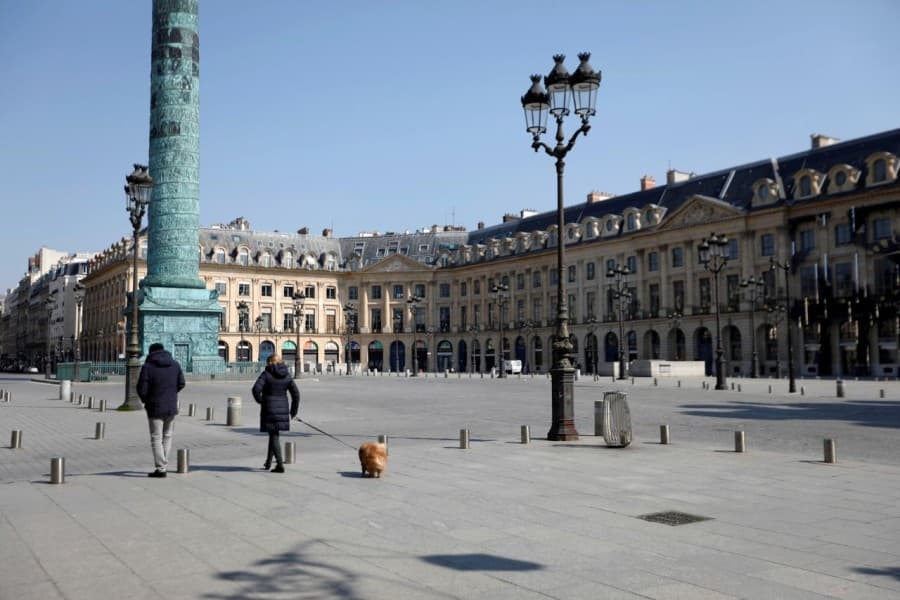 COVID-19 deaths surpass 10,000 in France