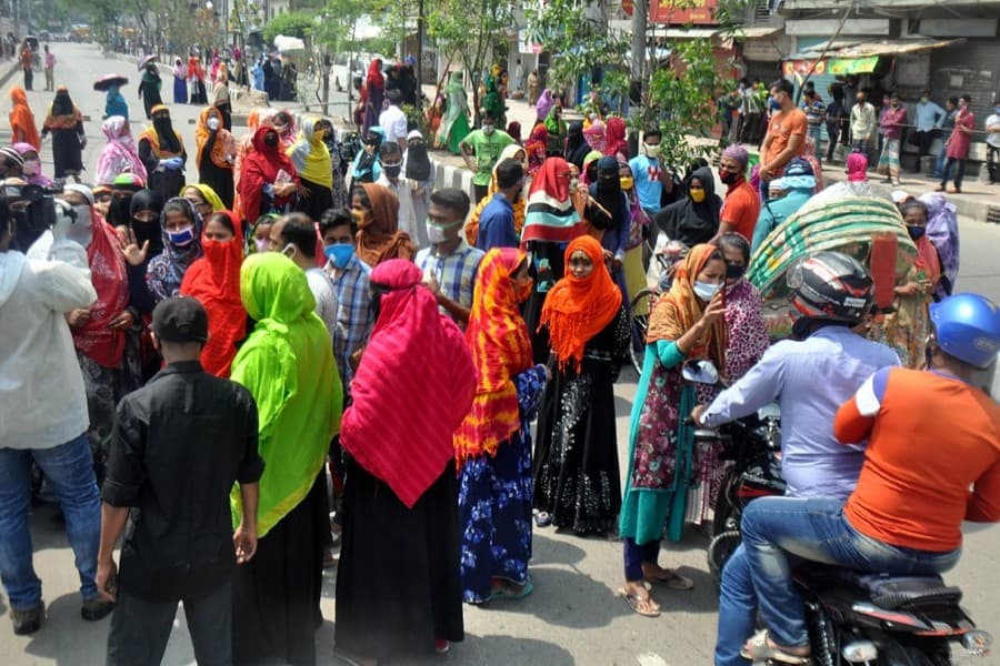 RMG workers protest for full wages, bonuses in Dhaka amid lockdown