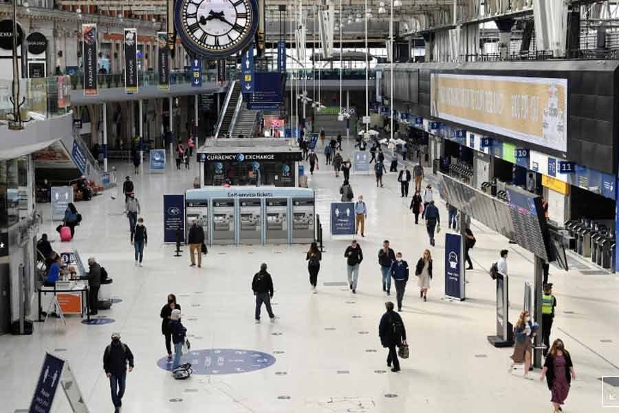 COVID-19 pandemic plunges working world into crisis: ILO