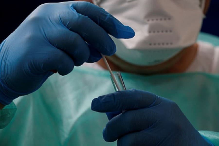 Pandemic exposes scientific rift over proving when germs are airborne