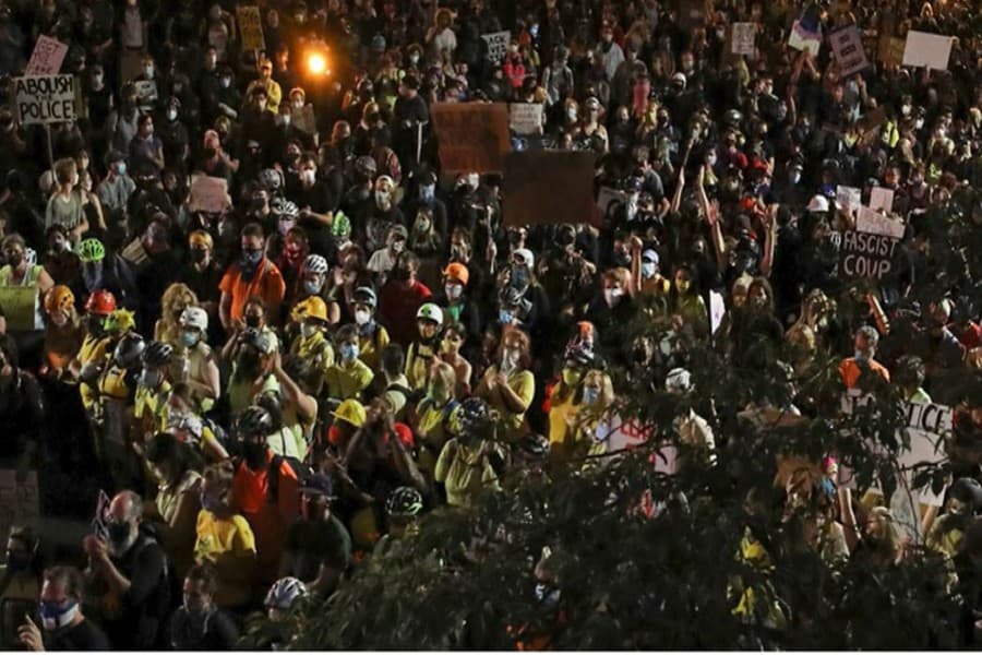 Seattle Black Lives Matter clashes: 45 arrests, 21 police injured