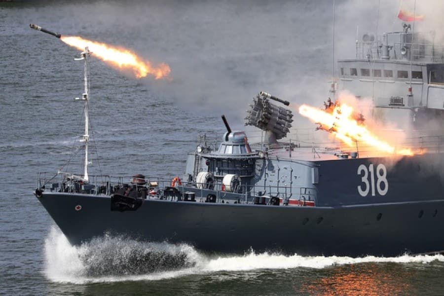 Russian Navy to get hypersonic nuclear strike weapons: Putin