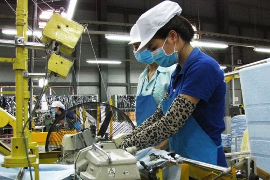 Vietnam's industrial production up slightly in 7 months