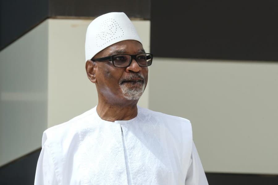 Mali president resigns after detention by military, deepening crisis