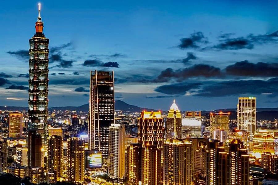 Taiwan to free up economy again; plans to become Asian financial hub