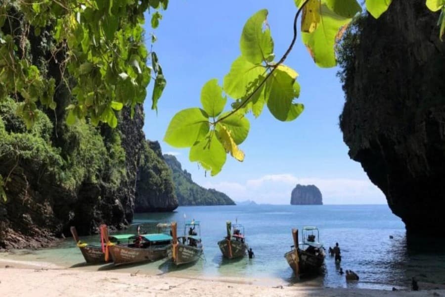 Global tourism lost $320 billion in five months from virus: UN