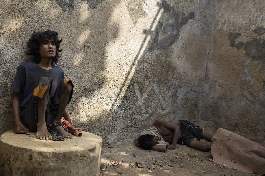 People with mental health problems living in chains, says HRW