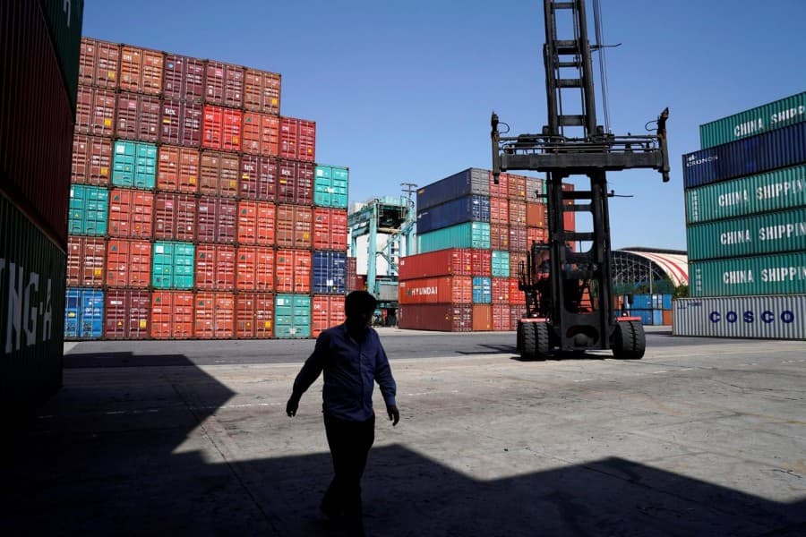 Global trade value set to fall by 7-9pc in 2020 despite signs of rebound: UNCTAD