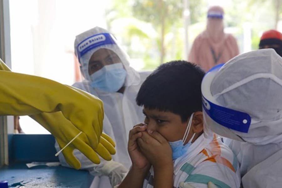Coronavirus death toll nears 6,500 with 39 new fatalities