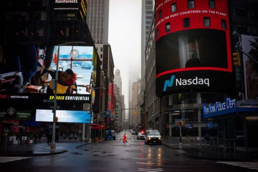 Upstart's shares jump in Nasdaq debut