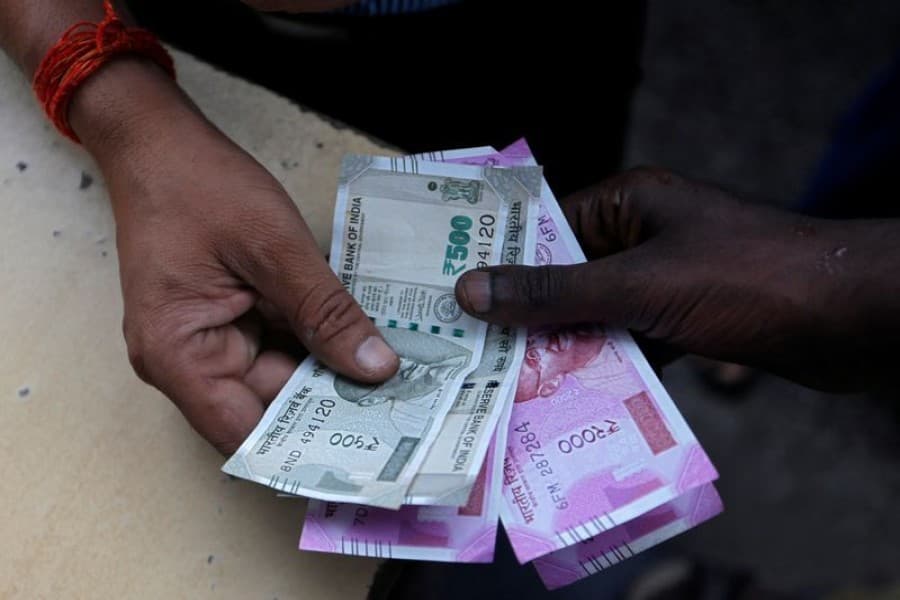 India bets on asset sales to partly fund higher spending next year