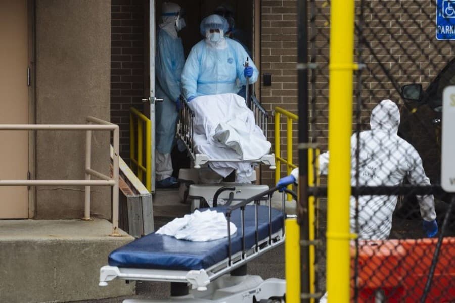 Senator Romney urges sweeping vaccine plan as US surpasses 20m COVID-19 cases