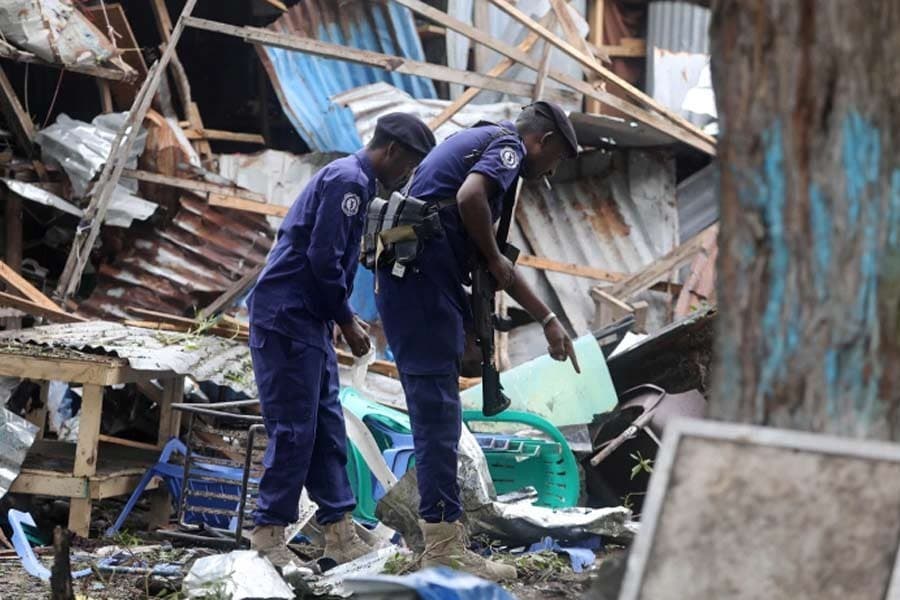 Five killed, 14 wounded in Somalia suicide attack