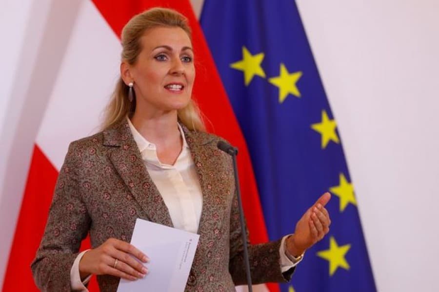 Plagiarism allegation leads to exit of Austrian minister
