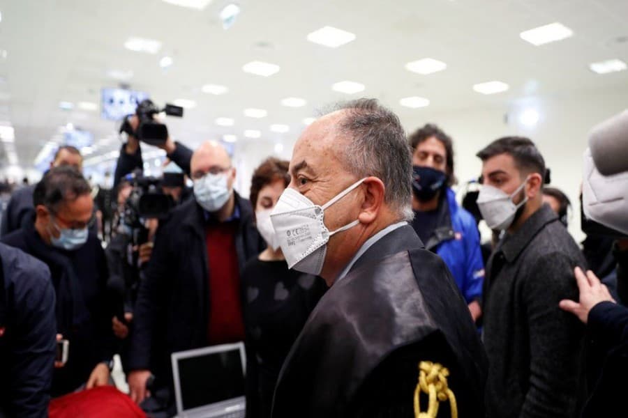 Italy 'Ndrangheta group: Biggest mafia trial in decades opens