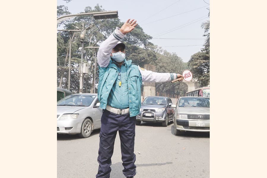 Dhaka city's traffic signals not functional