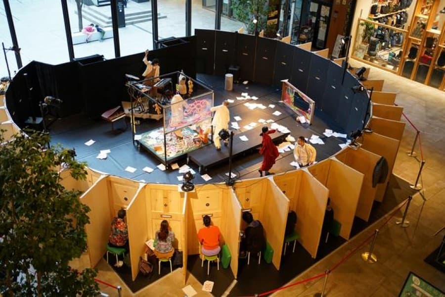 Japanese theatre offers new viewing experience