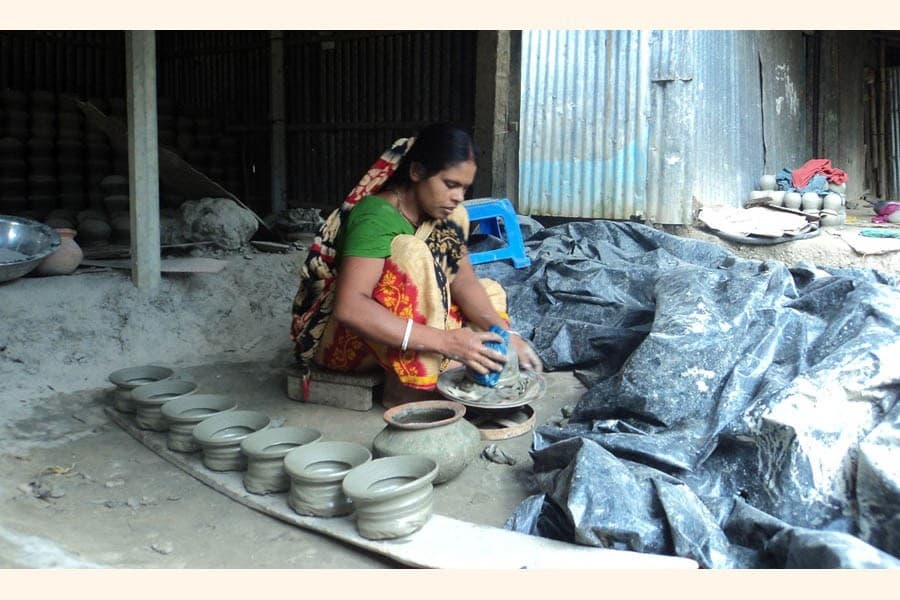 Bogura potters passing hard times