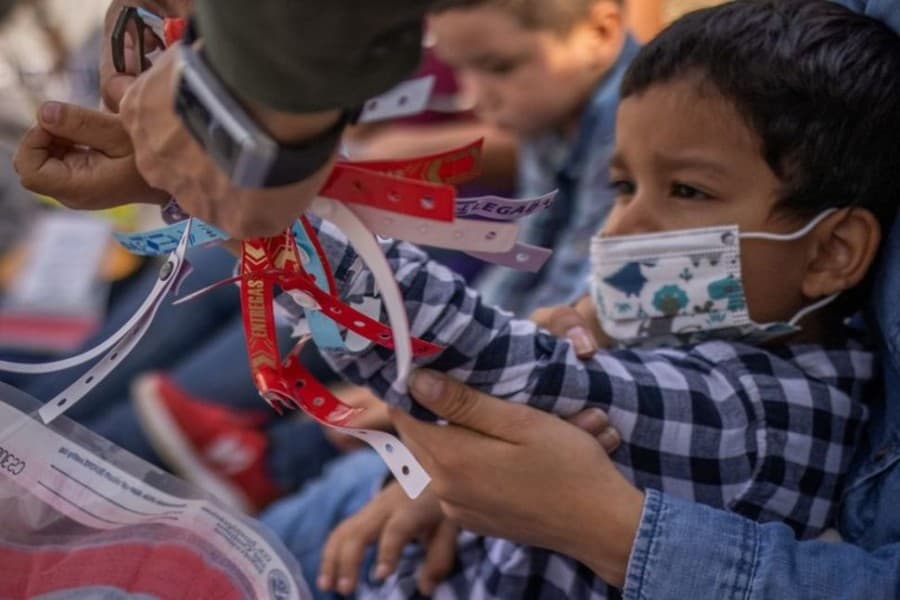 Biden has no good choices to manage influx of migrant children