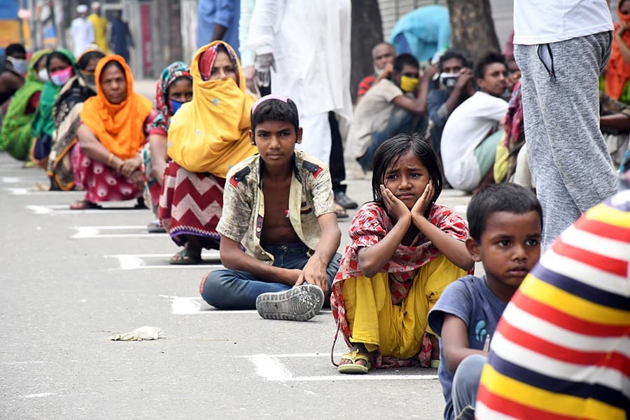 Poor food stock forces government of Bangladesh to distribute cash