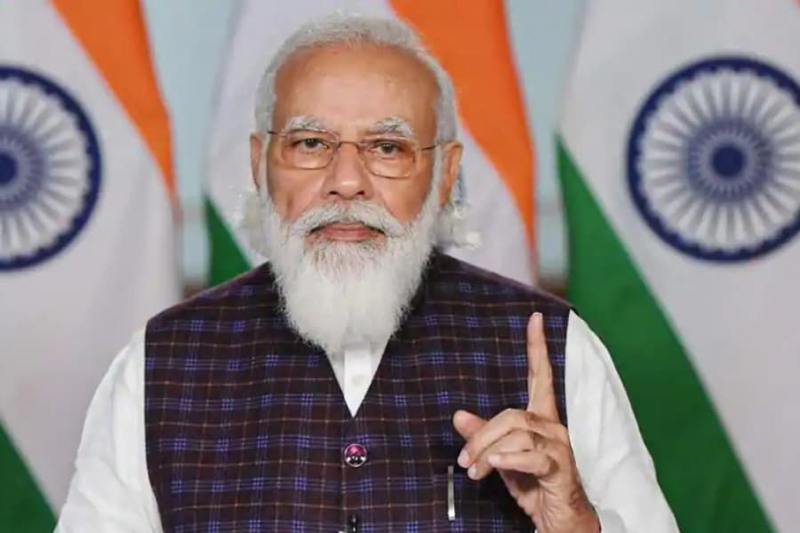 Modi urges state governments to use lockdown as last resort
