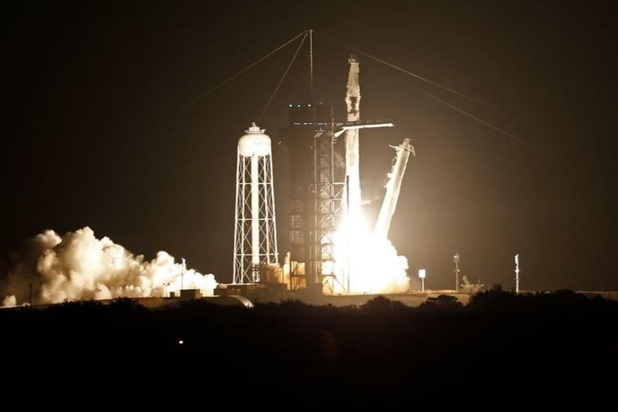 Musk's SpaceX rocketship launches 4 astronauts on NASA mission to space station