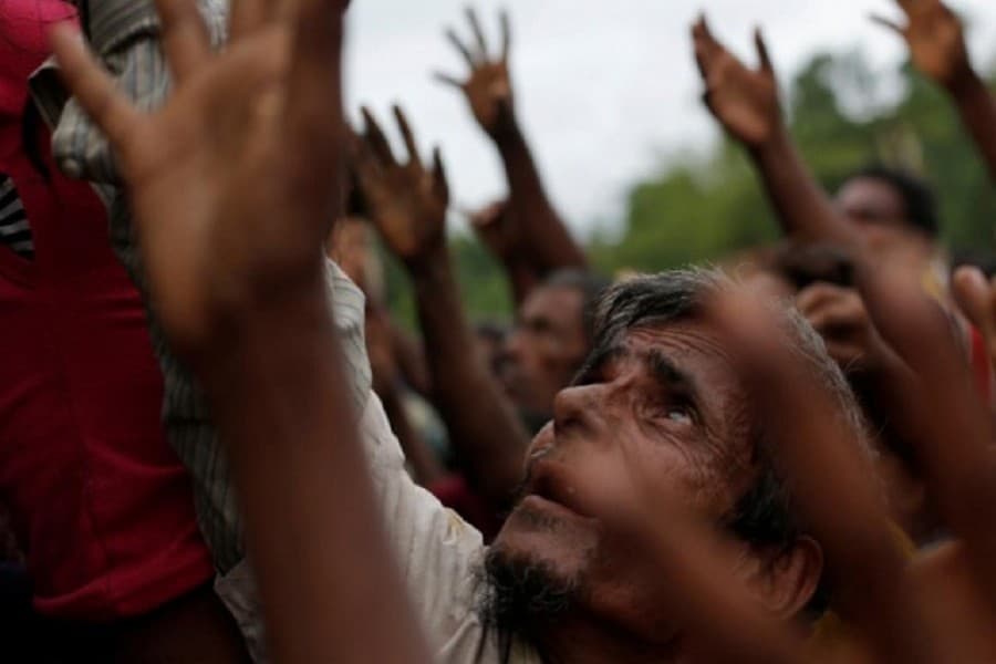 Many Rohingya gather in port city for Zakat, alms