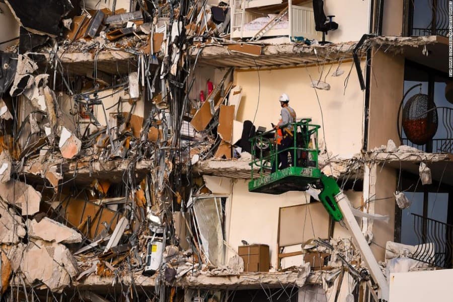 Miami collapse: Remaining structure demolished over safety fears