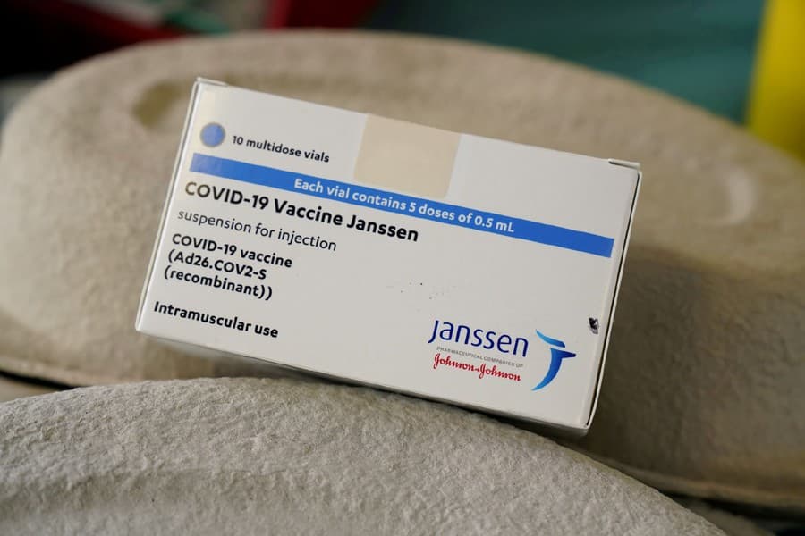 US puts new warning on J&J coronavirus vaccine
