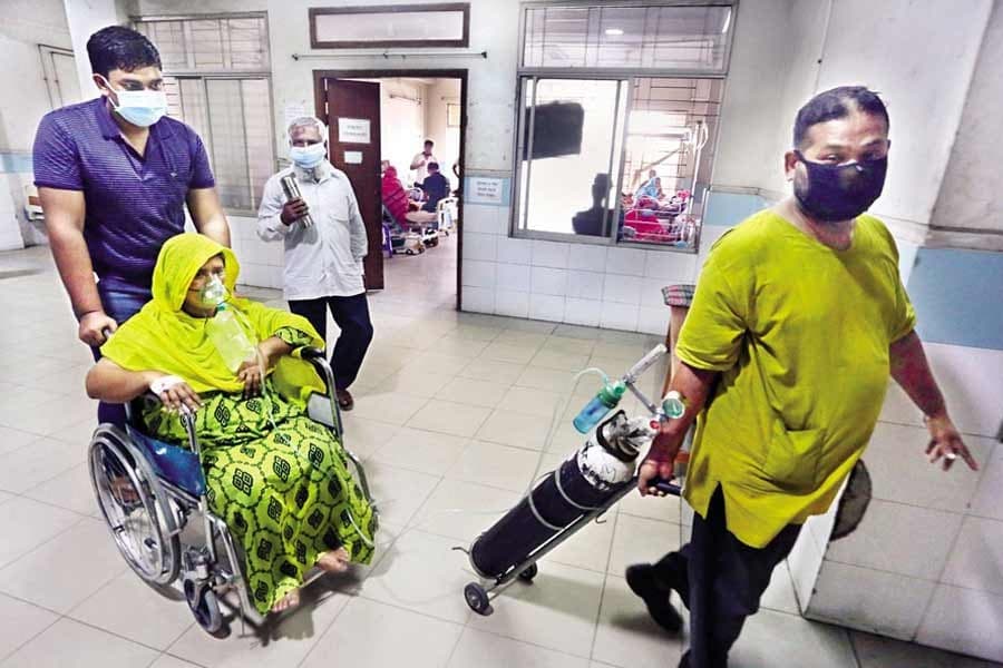 ‘Existing health workers tired, govt to recruit 8,000 doctors, nurses’