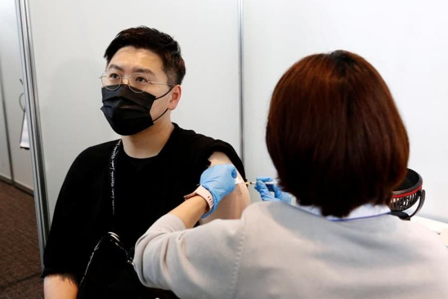 Moderna withholds 1.63 million vaccine doses in Japan after report of contamination