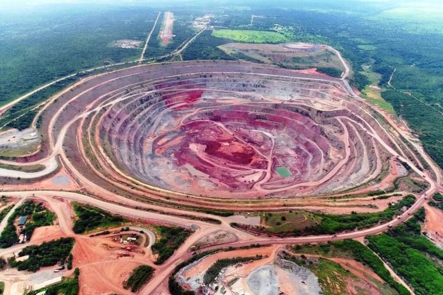 Angola tailings pollution kills 12, Congo to seek compensation