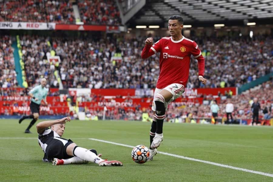 Cristiano Ronaldo makes second Manchester United debut