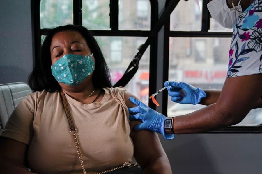 Analysis: US looks to COVID-19 boosters to curb virus spread