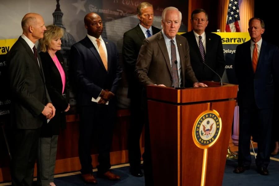 US Democrats scramble to avert government shutdown