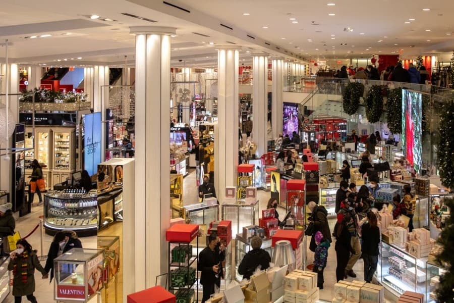 US consumer spending increases