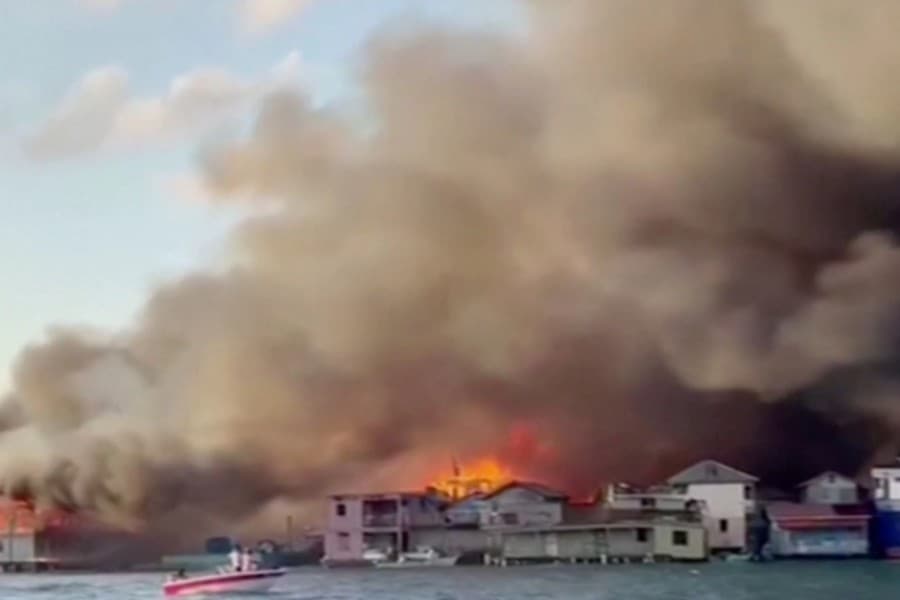 Fire destroys Honduras' Caribbean resort island of Guanaja