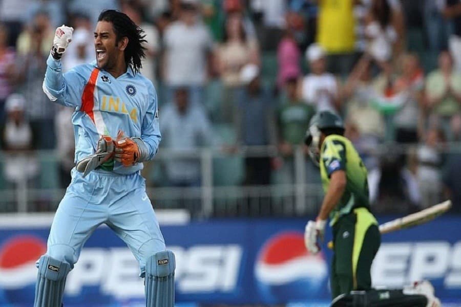 Safe hands behind the wickets