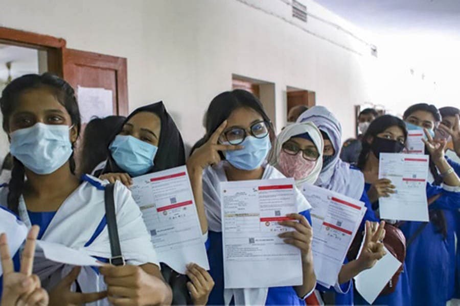 Bangladesh plans to vaccinate students in schools