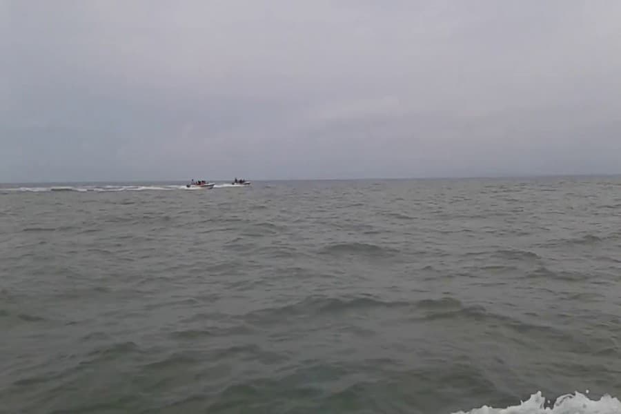 Myanmar Navy relases 22 Bangladeshi fishermen