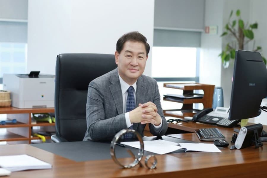 Samsung names new CEOs, to merge mobile and consumer electronics units